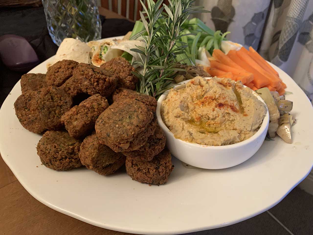 Hummus Falafel Platter